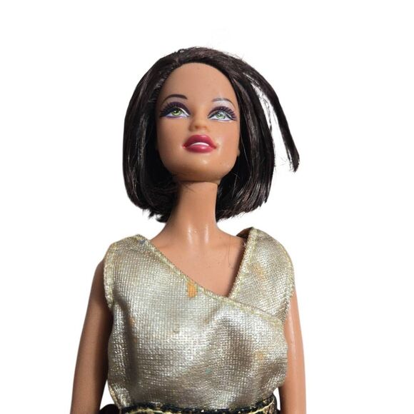 Barbie Doll Theresa Hispanic 2003 - Picture 2 of 5